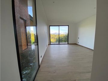 Casa para estrenar en venta en Envigado sector Alto de las Palmas