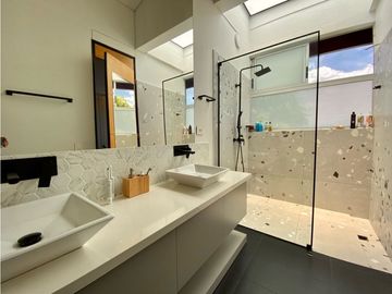 VENDO LUJOSA CASA EN SAN LUCAS
