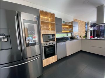 VENDO LUJOSA CASA EN SAN LUCAS