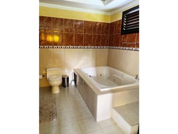 Se Vende Chalet - Vía Montenegro Pueblo Tapao