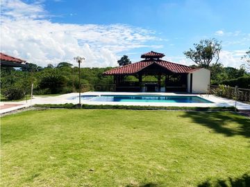 Se Vende Chalet - Vía Montenegro Pueblo Tapao