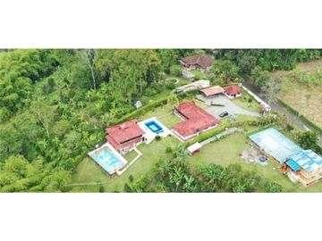 Se Vende Chalet - Vía Montenegro Pueblo Tapao