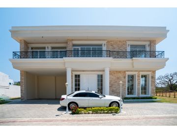 SE VENDE CASA MANSION EN VILLA CAMPESTRE