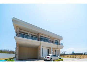 SE VENDE CASA MANSION EN VILLA CAMPESTRE