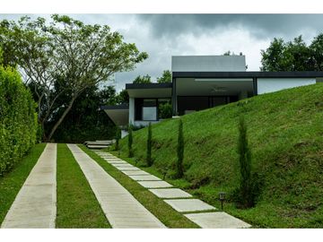 En venta Hermosa casa campestre de 360m2 en La Tebaida Quindio