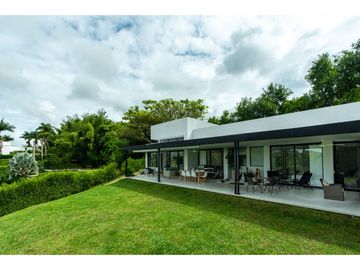 En venta Hermosa casa campestre de 360m2 en La Tebaida Quindio