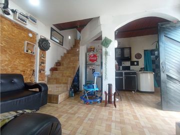 SE VENDE PROPIEDAD ESQUINERA CON LOCAL, APARTAESTUDIOS Y APARTAMENTO
