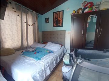 SE VENDE PROPIEDAD ESQUINERA CON LOCAL, APARTAESTUDIOS Y APARTAMENTO