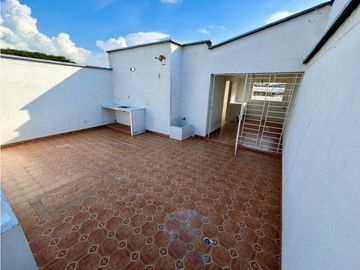 Casa de dos pisos más terraza en venta Barrio Las Mercedes Palmira