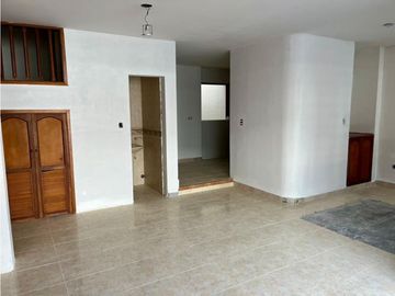 Casa de dos pisos más terraza en venta Barrio Las Mercedes Palmira
