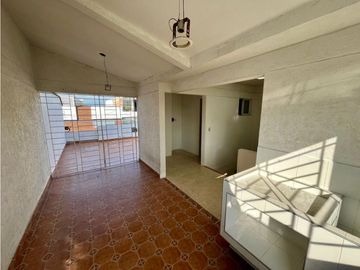 Casa de dos pisos más terraza en venta Barrio Las Mercedes Palmira