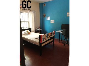 Se venden casa y apartamento en barrio centro