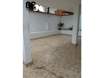 Se venden casa y apartamento en barrio centro