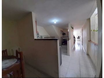 Casa multifamiliar de tres pisos en venta Barrio Olímpico Palmira