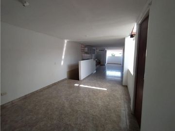 Casa multifamiliar de tres pisos en venta Barrio Olímpico Palmira