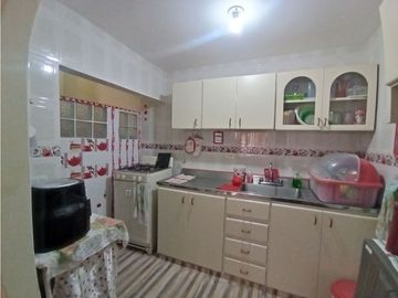 SE VENDE HERMOSA CASA DE 4 PISOS EN EL BARRIO VILLA DEL PRADO