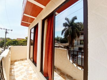 SE VENDE HERMOSA CASA DE 4 PISOS EN EL BARRIO VILLA DEL PRADO