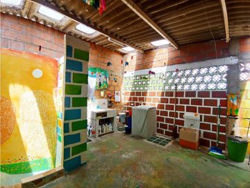 SE VENDE HERMOSA CASA DE 4 PISOS EN EL BARRIO VILLA DEL PRADO