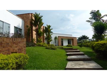 VENTA CASA CAMPESTRE SECTOR AEROPUERTO