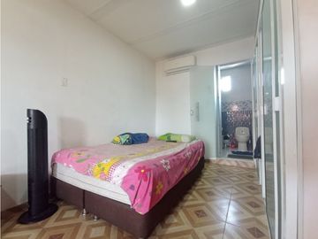 SE VENDE CASA DE 4 PISOS EN EL C.R ABEDULES