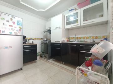 SE VENDE CASA DE 4 PISOS EN EL C.R ABEDULES