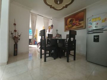 SE VENDE CASA DE 4 PISOS EN EL C.R ABEDULES