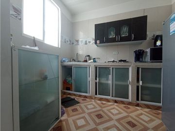SE VENDE CASA DE 4 PISOS EN EL C.R ABEDULES
