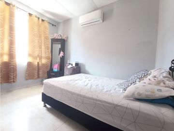 SE VENDE CASA DE 4 PISOS EN EL C.R ABEDULES
