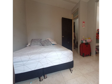 SE VENDE CASA DE 4 PISOS EN EL C.R ABEDULES