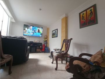 SE VENDE CASA DE 4 PISOS EN EL C.R ABEDULES