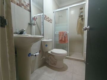 SE VENDE CASA DE 4 PISOS EN EL C.R ABEDULES