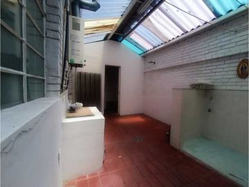Venta casa en Chapinero con apartaestudio