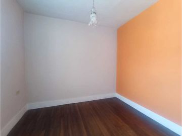 Venta casa en Chapinero con apartaestudio