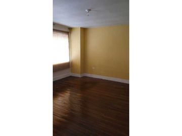 Venta casa en Chapinero con apartaestudio