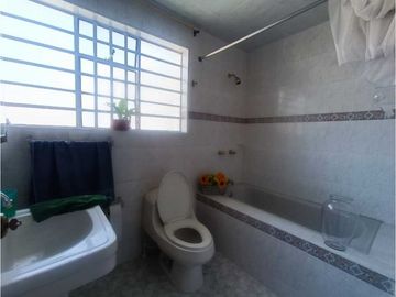 Venta casa en Chapinero con apartaestudio