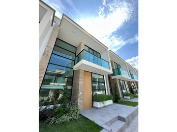 Encantadora casa en conjunto a la venta o alquiler, Villa Campestre.