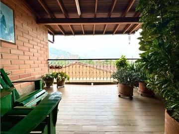 Vendo casa en Envigado, Loma de las Brujas