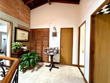 Vendo casa en Envigado, Loma de las Brujas