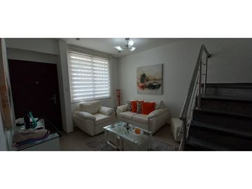 Vendo casa amoblada, de tres niveles, Barrio Jardin