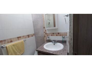 Vendo casa amoblada, de tres niveles, Barrio Jardin