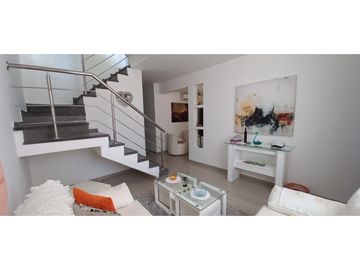 Vendo casa amoblada, de tres niveles, Barrio Jardin