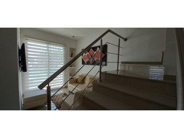 Vendo casa amoblada, de tres niveles, Barrio Jardin