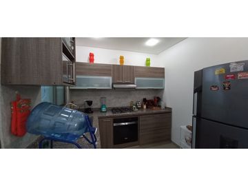 Vendo casa amoblada, de tres niveles, Barrio Jardin
