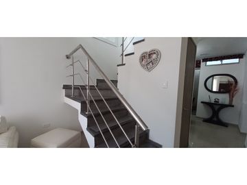 Vendo casa amoblada, de tres niveles, Barrio Jardin