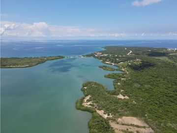 Lote EN VENTA sobre canal condominio Marina de Baru en Cartagena
