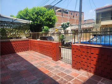 CASA EN VENTA BARRIO MANUEL MARIA BUENAVENTURA - ZONA CENTRO