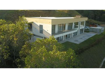 Casa Campestre Luxurious Para Estrenar Sector Aeropuerto