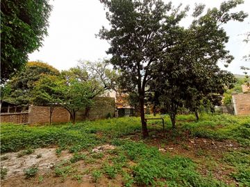 SE VENDE PROPIEDAD  CASA + LOTE EN VIJES