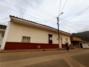 SE VENDE PROPIEDAD  CASA + LOTE EN VIJES