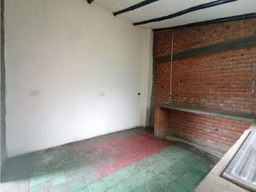 SE VENDE PROPIEDAD  CASA + LOTE EN VIJES
